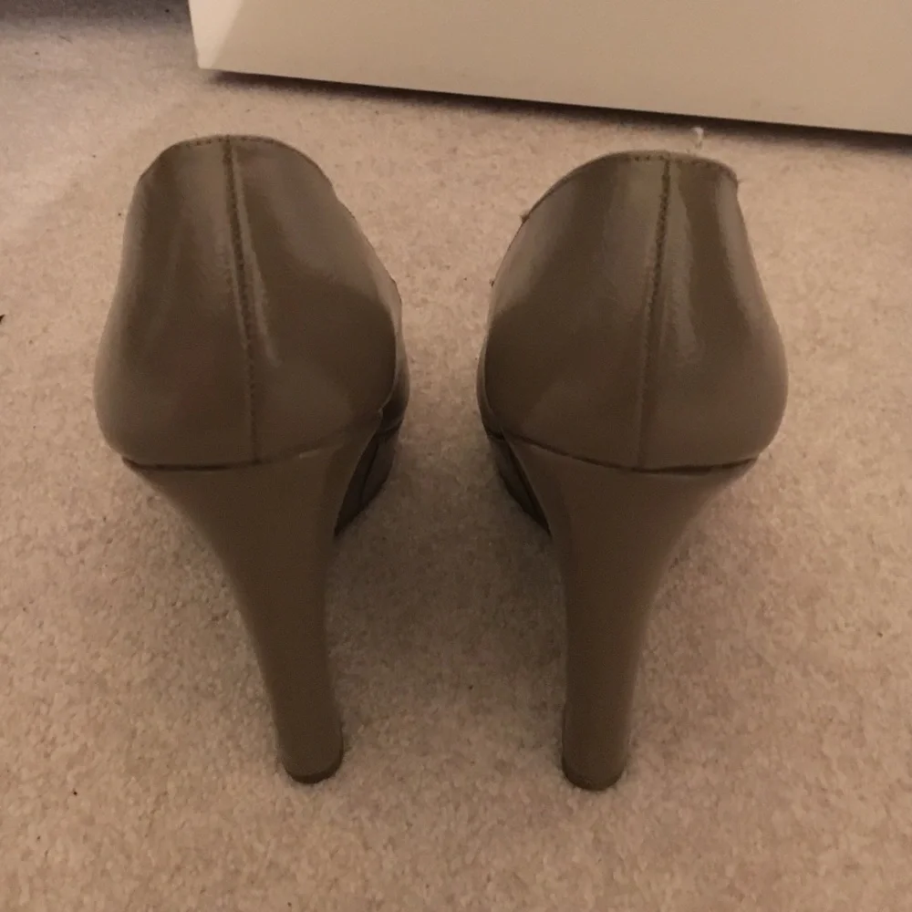 Forever21 patent leather taupe wedge heels